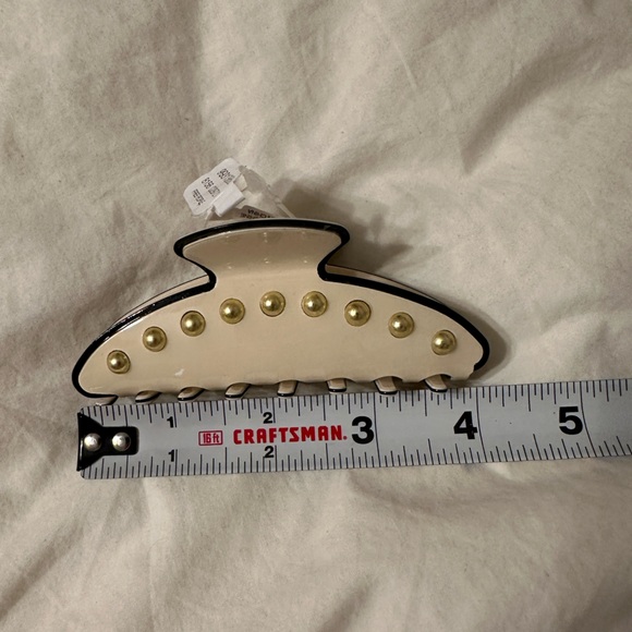 Free People Claw Clip - NWT - Picture 9 of 9